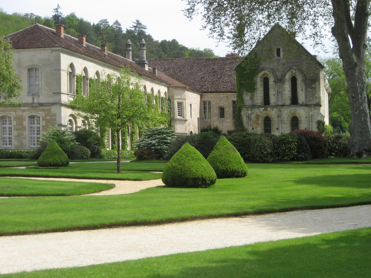 fontenay-1041545_1280