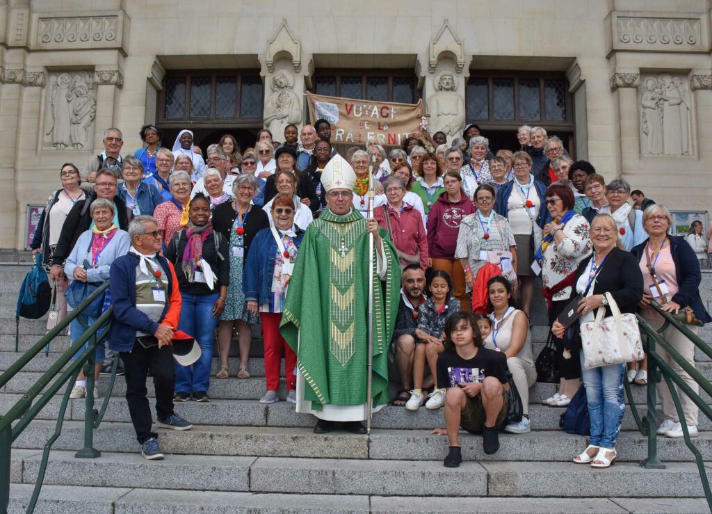 Sur les pas de Sainte Thérèse : le Voyage de la Fraternité 2025